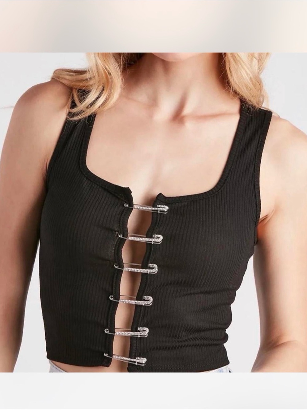 Windsor Black Ribbed Front-Clip Crop Tank